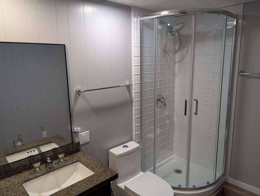 listing image 16518883853936630630