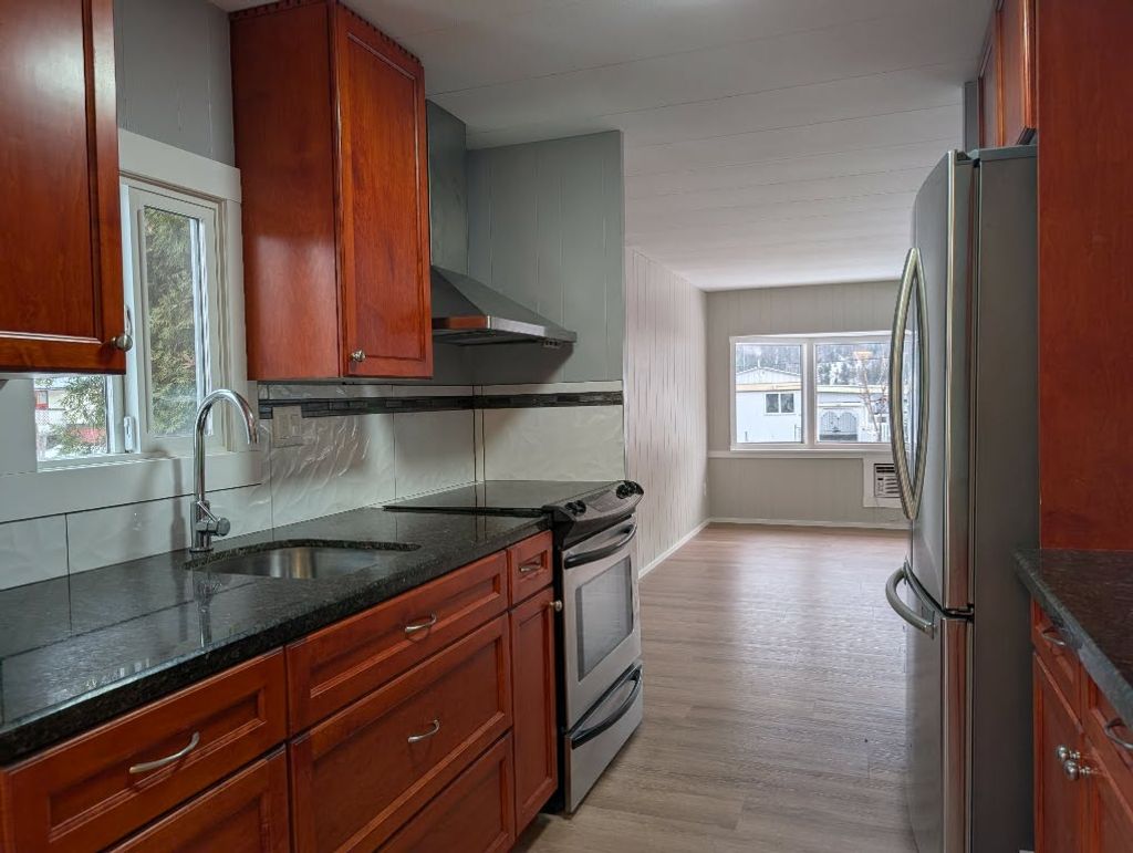 listing image 16515124428394690696