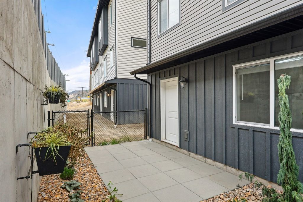 listing image 16512370338787088726