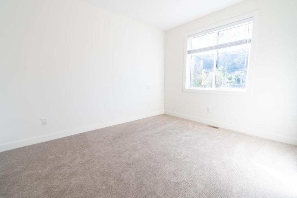 listing image 16512534993803154885