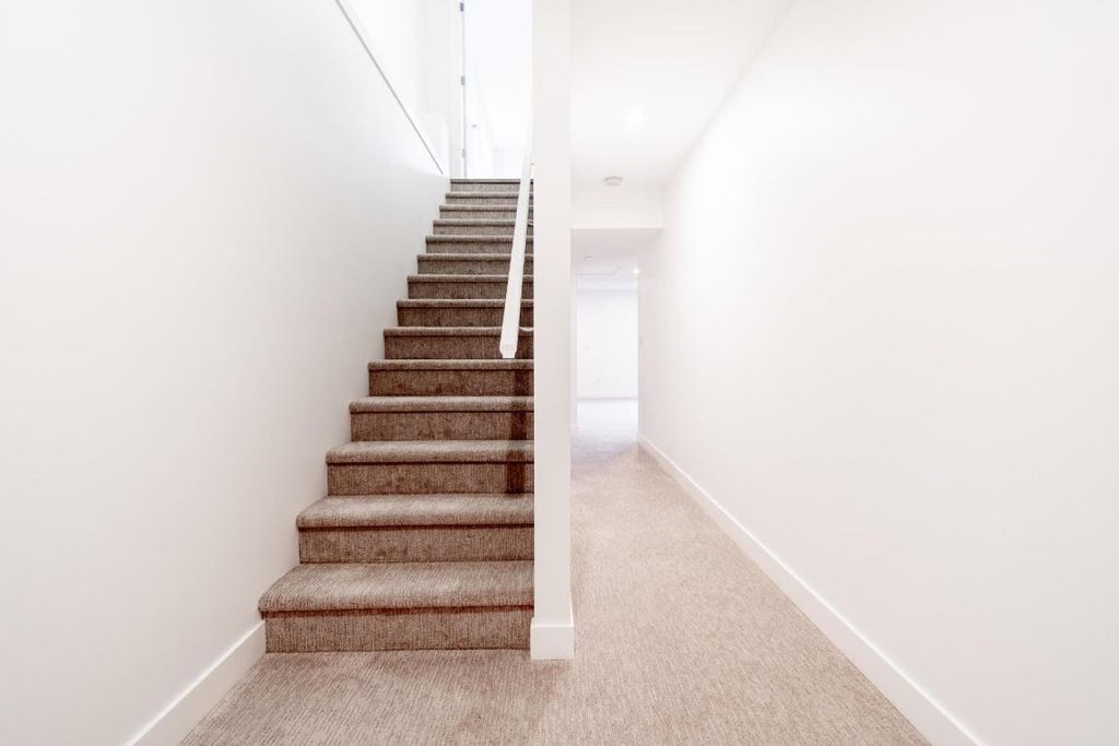 listing image 16519524271975809395