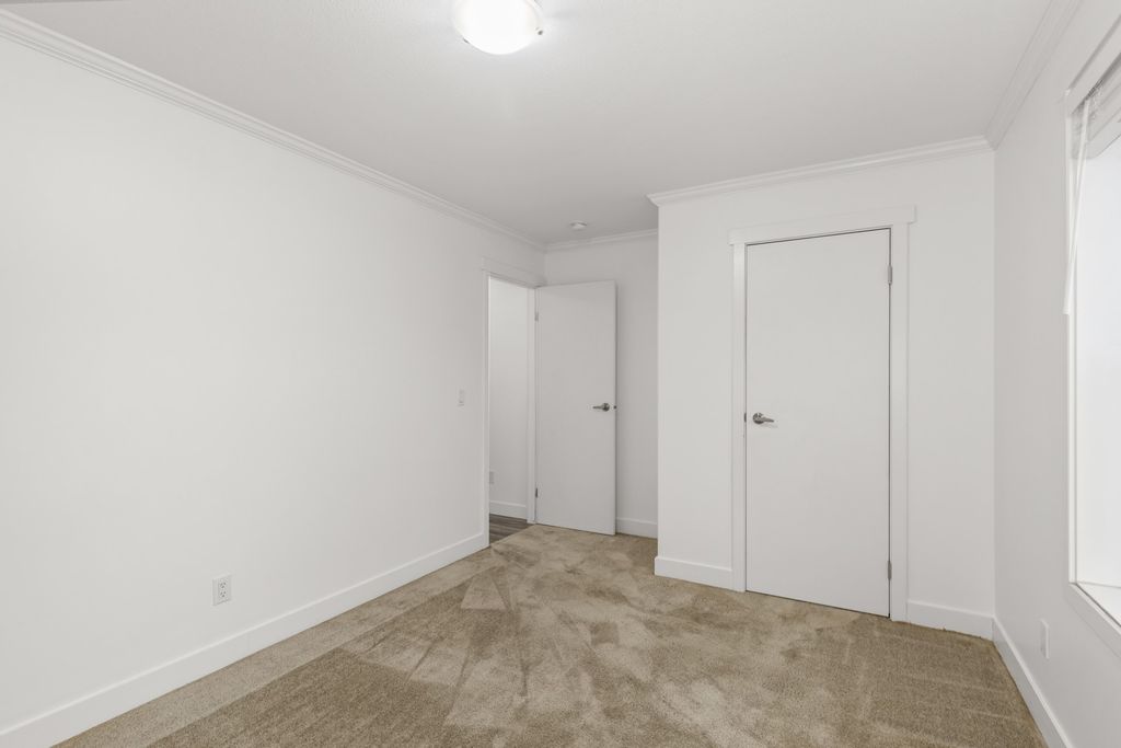 listing image 16515488075216436247