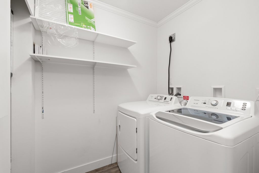 listing image 16512511423891020705