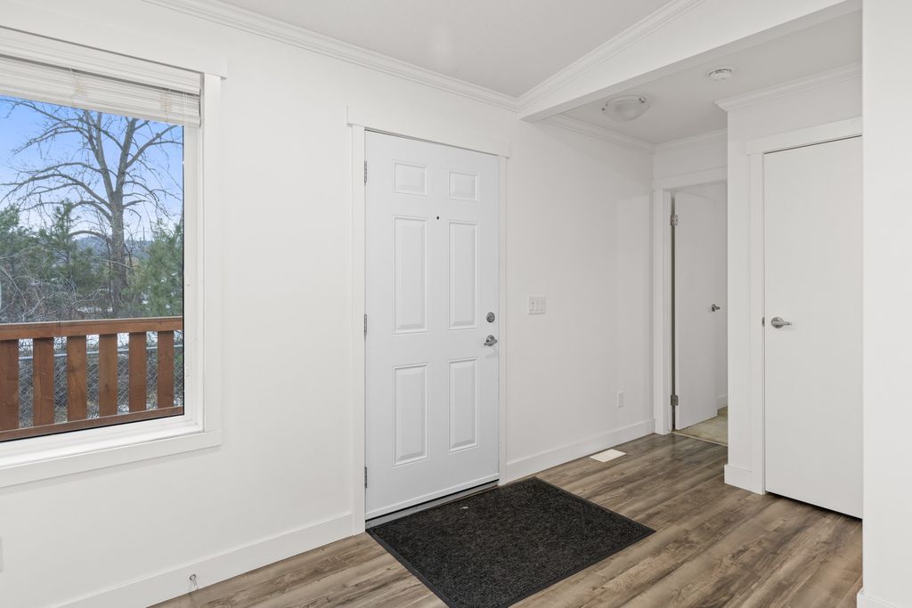 listing image 16513227686590391239