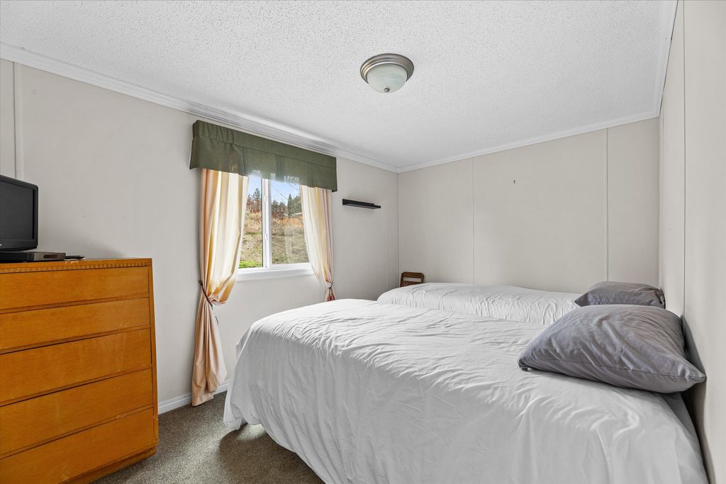 listing image 16518600149021493519