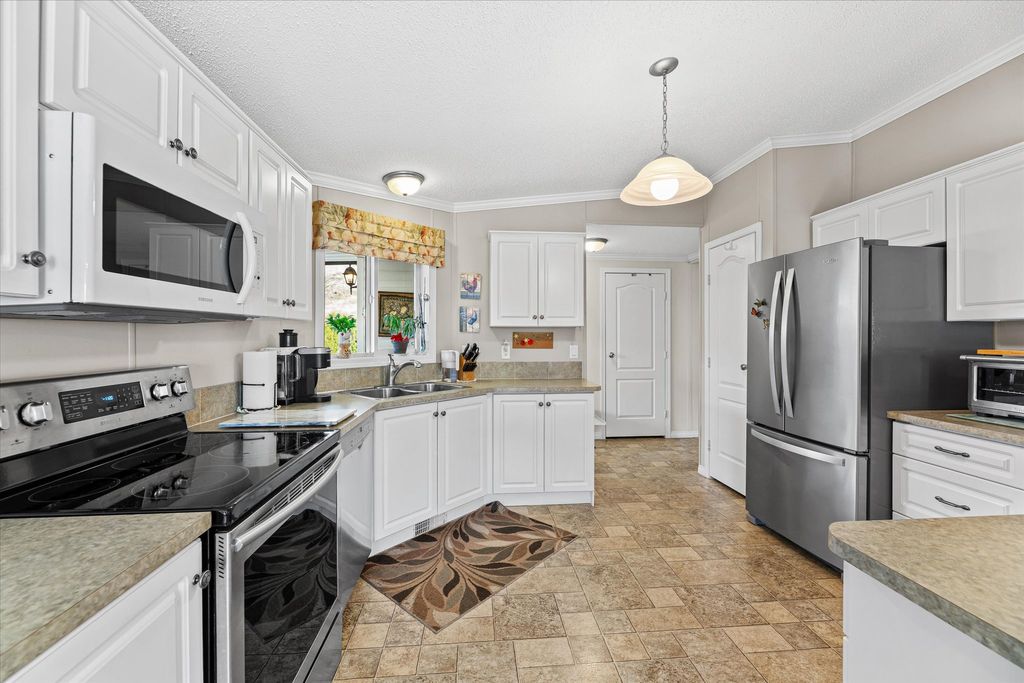 listing image 16511337703357115191