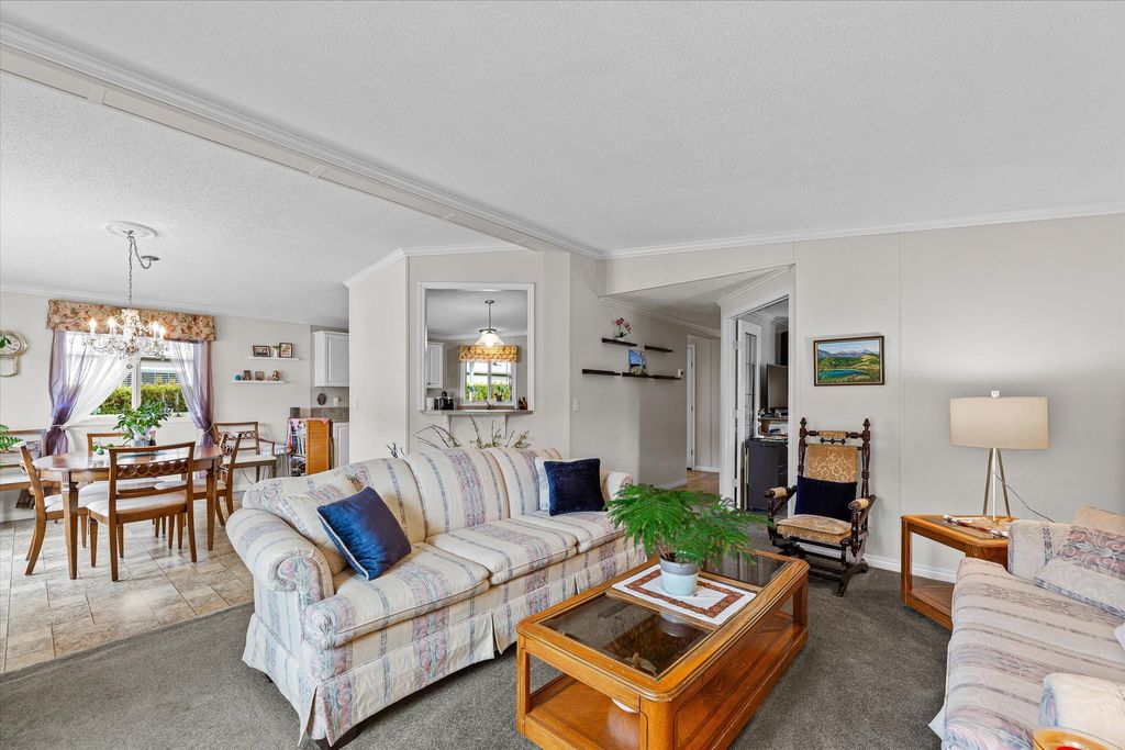 listing image 16516274155659644639