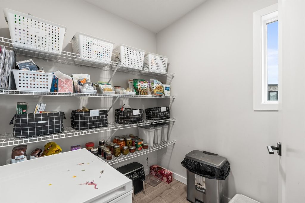 listing image 16510382549812221285