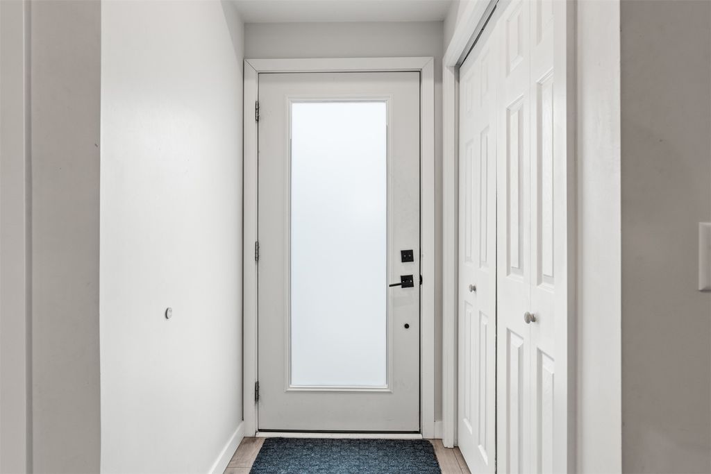 listing image 16510240690795994061