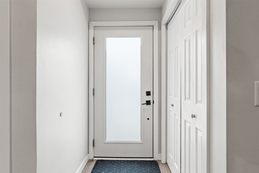 listing image 16510240690795994061