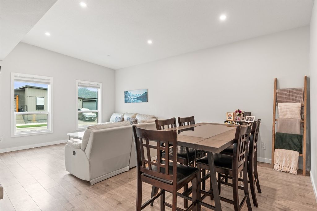 listing image 16512440259166133071