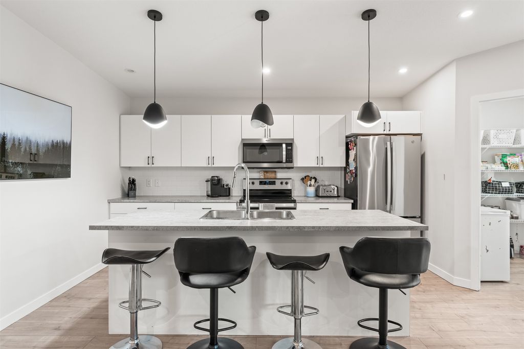 listing image 16512406726947009417