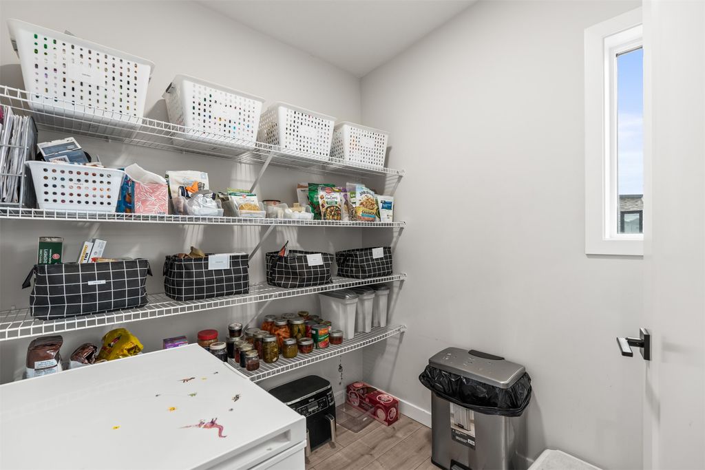 listing image 16510382549812221285