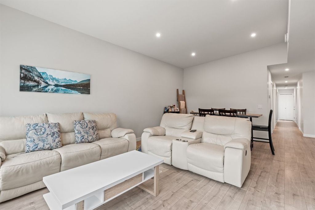 listing image 16518370960157362620