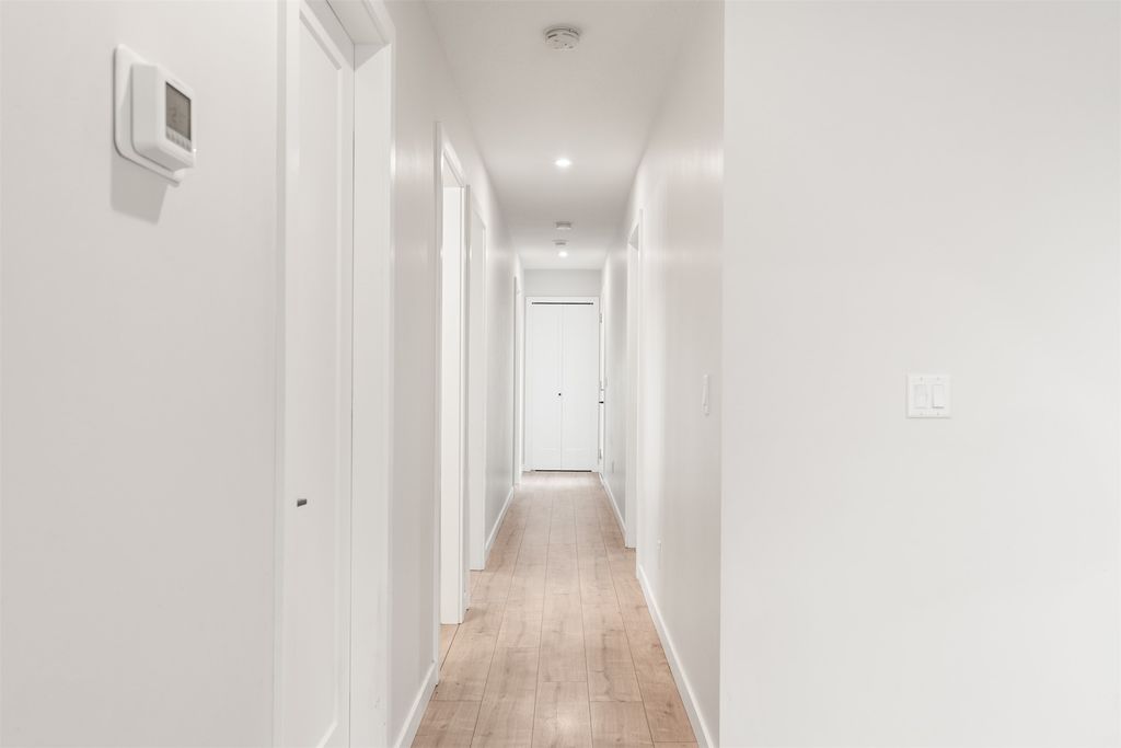 listing image 16510808637965967767