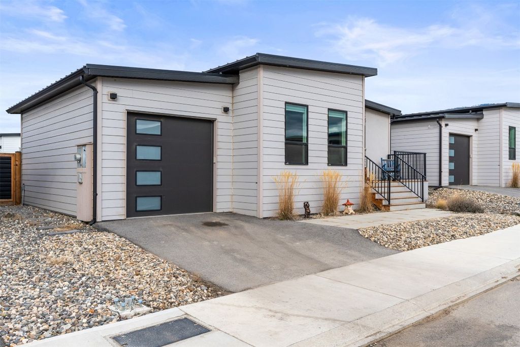 listing image 16519651076522204675