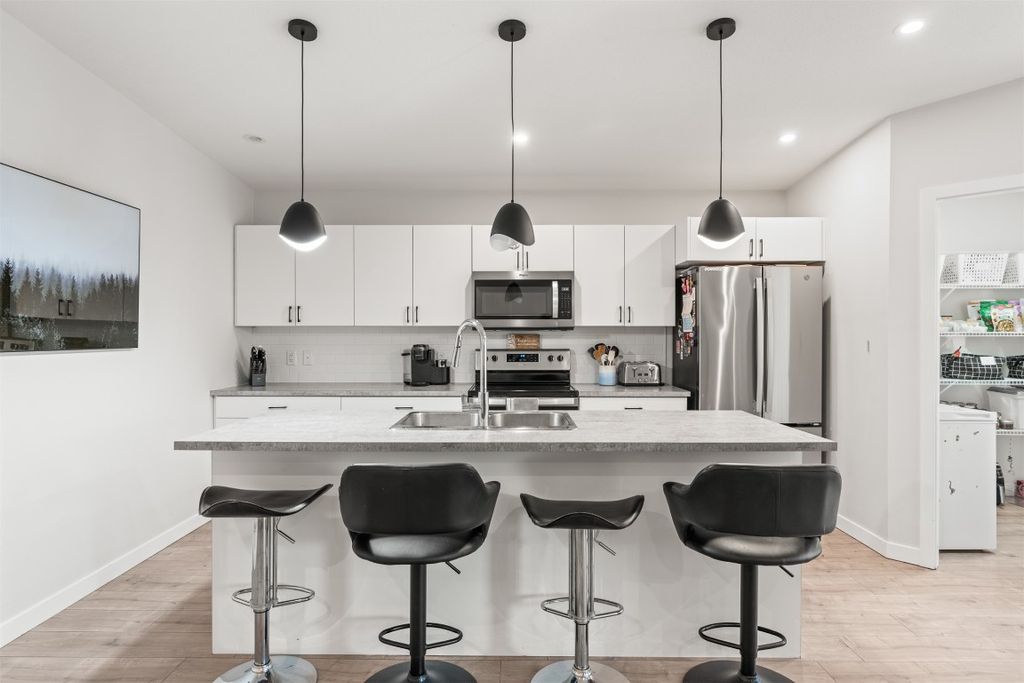 listing image 16512406726947009417