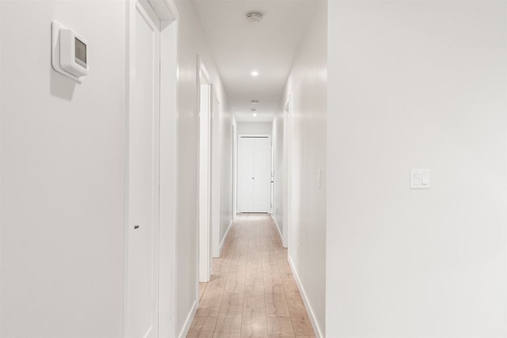 listing image 16510808637965967767