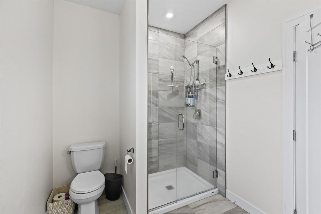 listing image 16514995492166307851