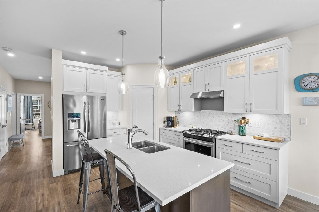 listing image 16515862300375125896