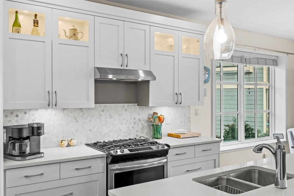 listing image 16515159444777222162