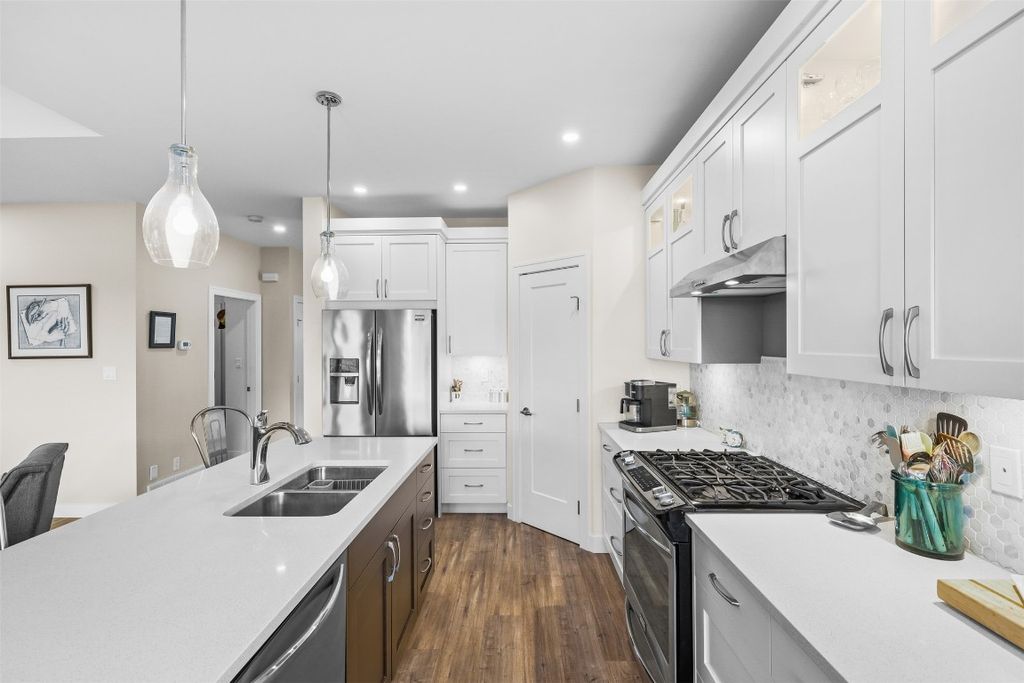 listing image 16510826247166067000