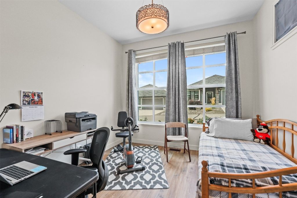 listing image 16518115540193779308