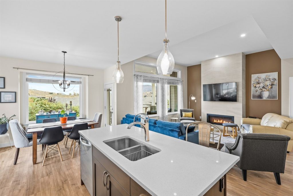 listing image 16517530726034783079