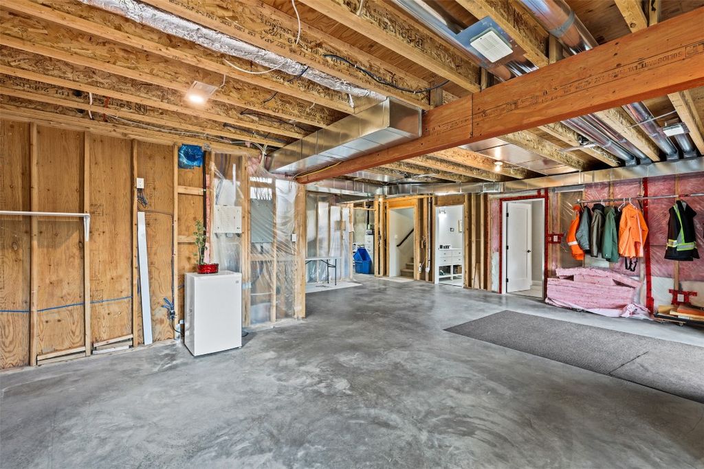 listing image 16519487619813967535