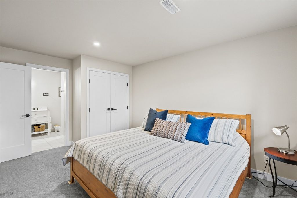 listing image 16512633895911895112