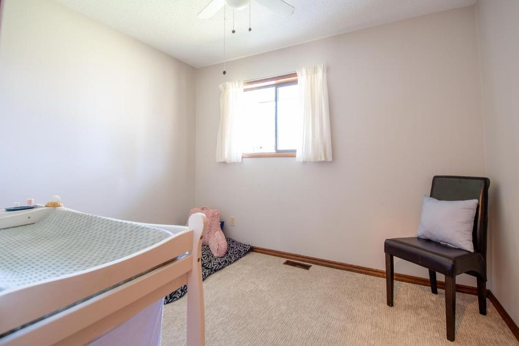 listing image 16519351863039794900