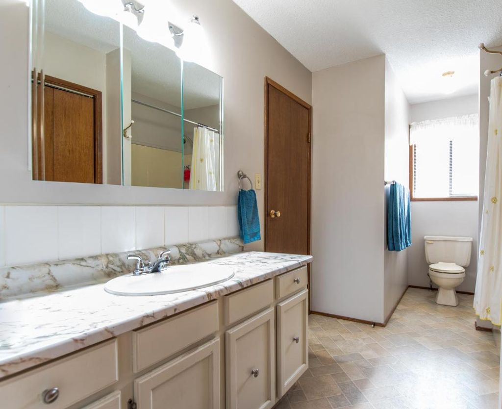 listing image 16515773194053743362