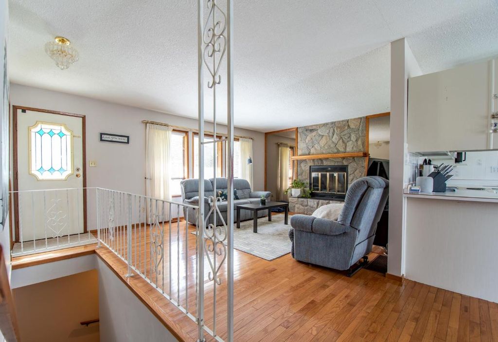 listing image 16515422382364329079