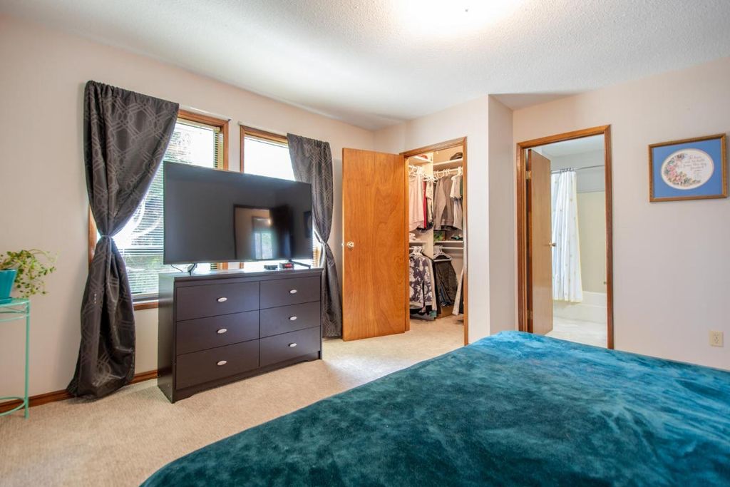 listing image 16514855463624968830
