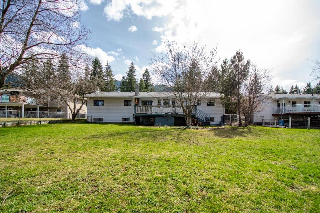 listing image 16515445994964516307