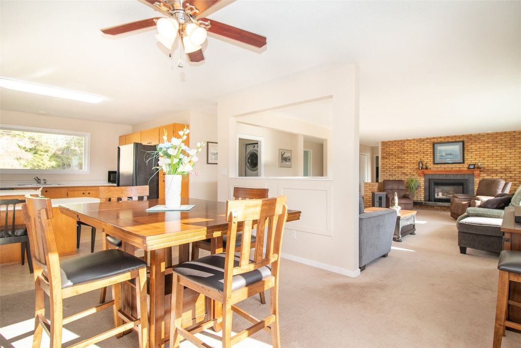 listing image 16518663548440865853