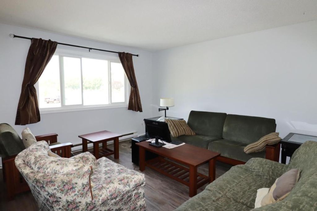 listing image 16514270232272010065