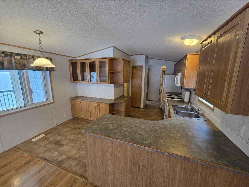 listing image 16517101796616603947