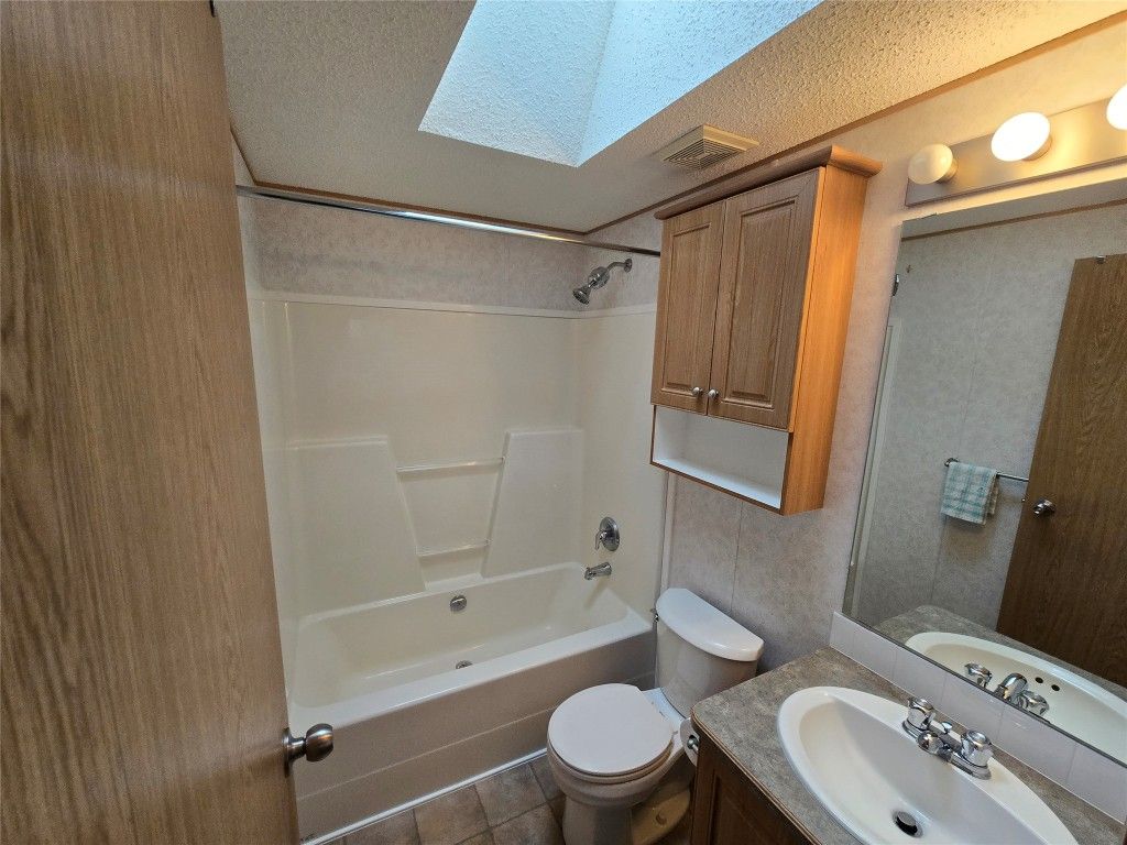 listing image 16517041153245113426