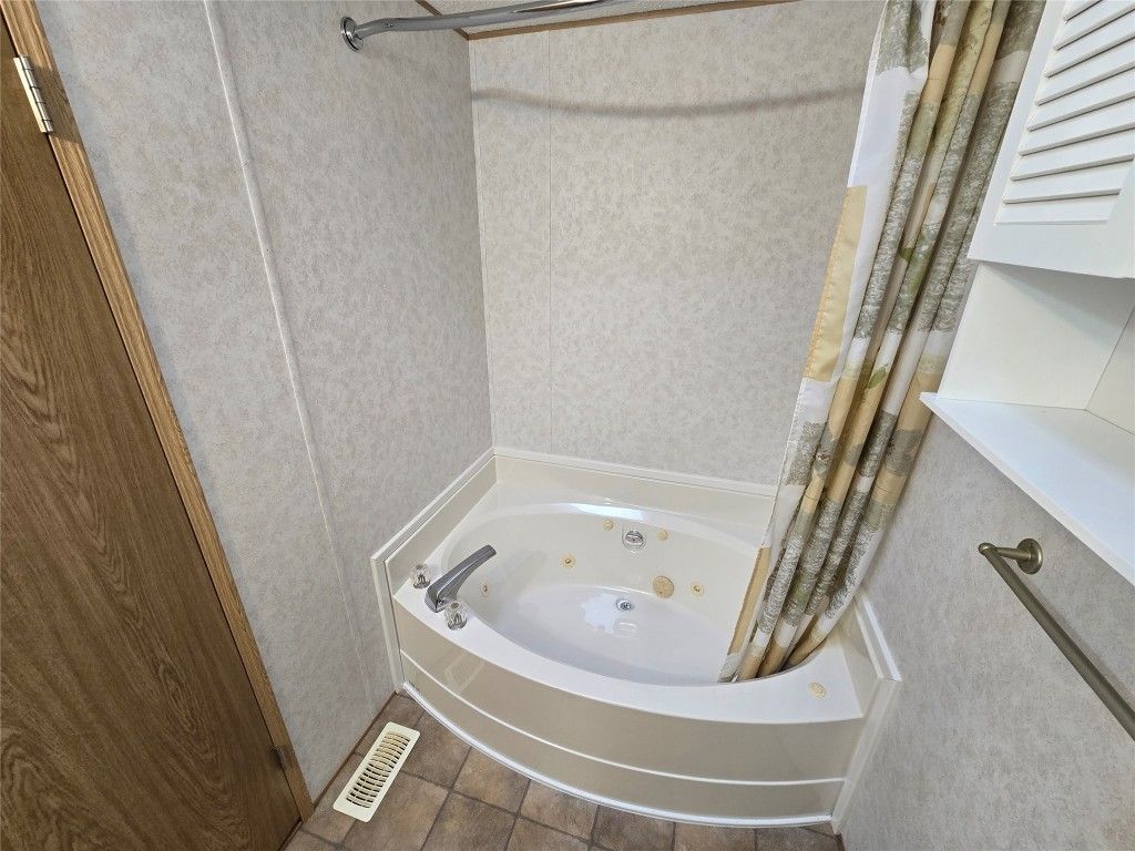 listing image 16517338661442986969