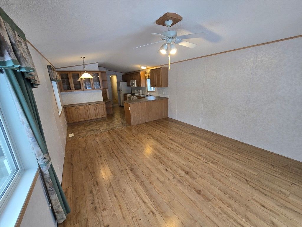 listing image 16510796826163460241