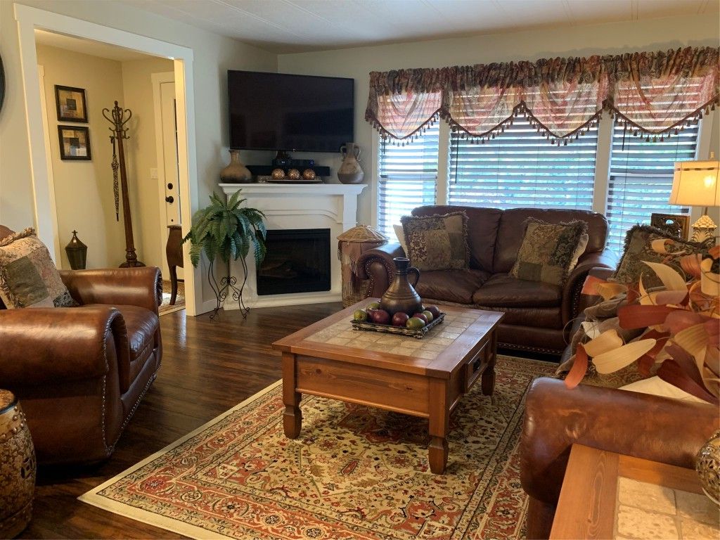 listing image 16511779322375299729