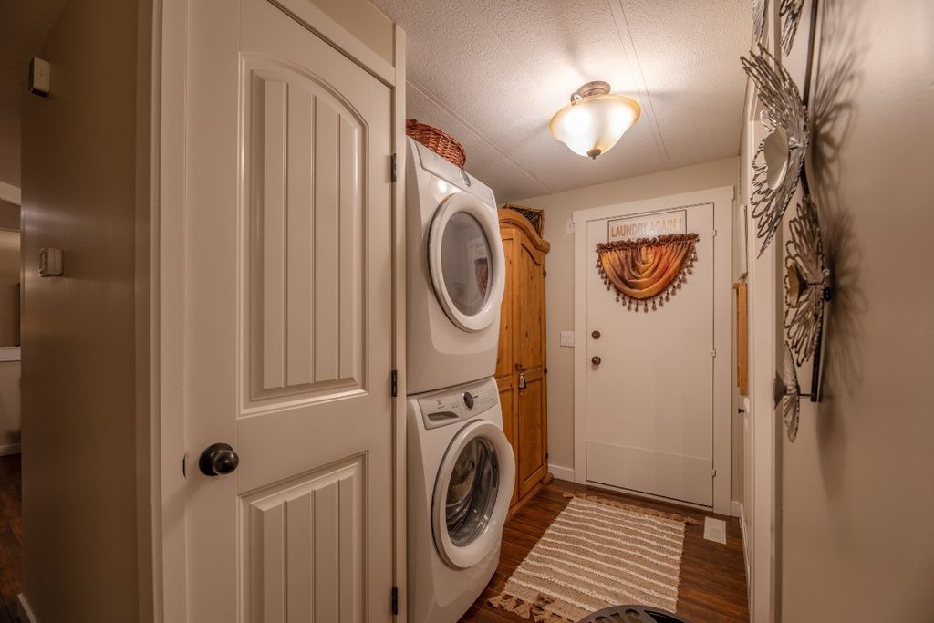 listing image 16512422455770743383