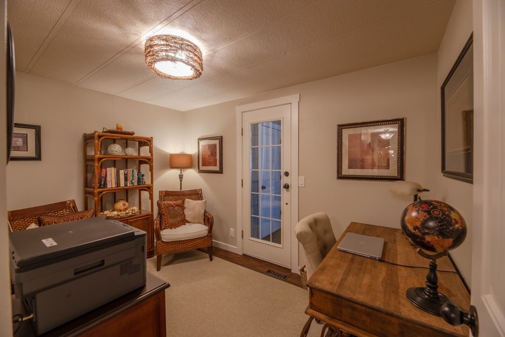 listing image 16510911956167855818