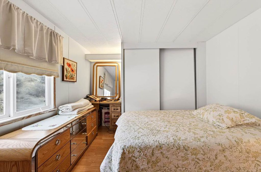 listing image 16513133036164659306