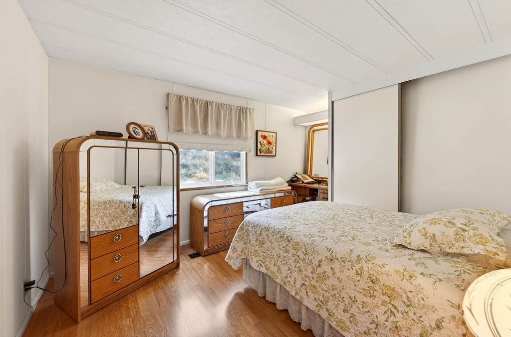 listing image 16518613536921639313