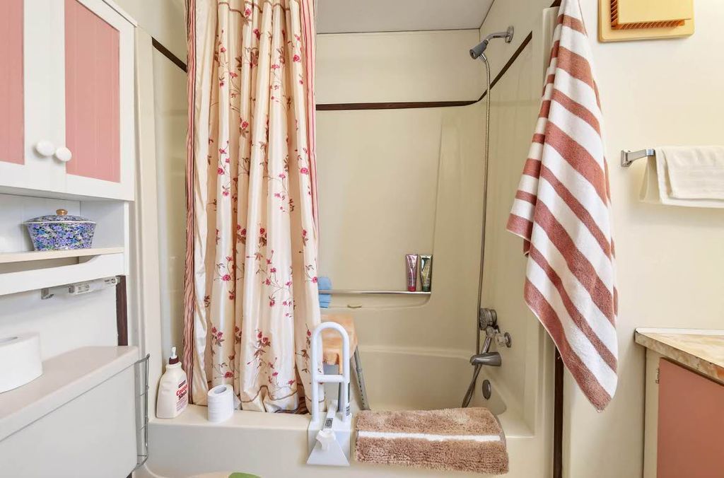 listing image 16513860766239058385