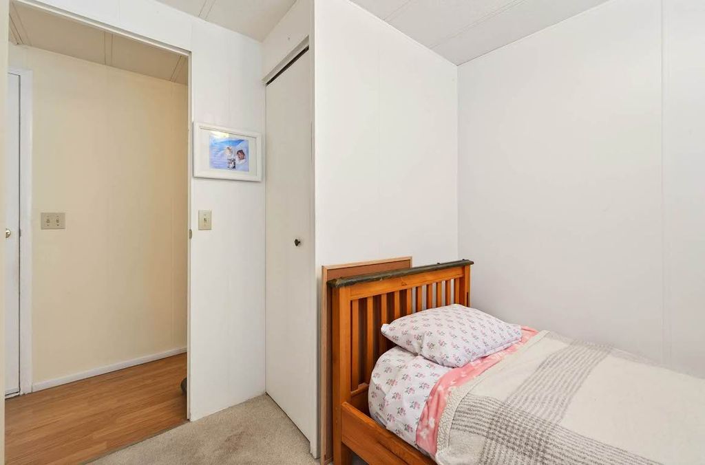 listing image 16512195818095962139