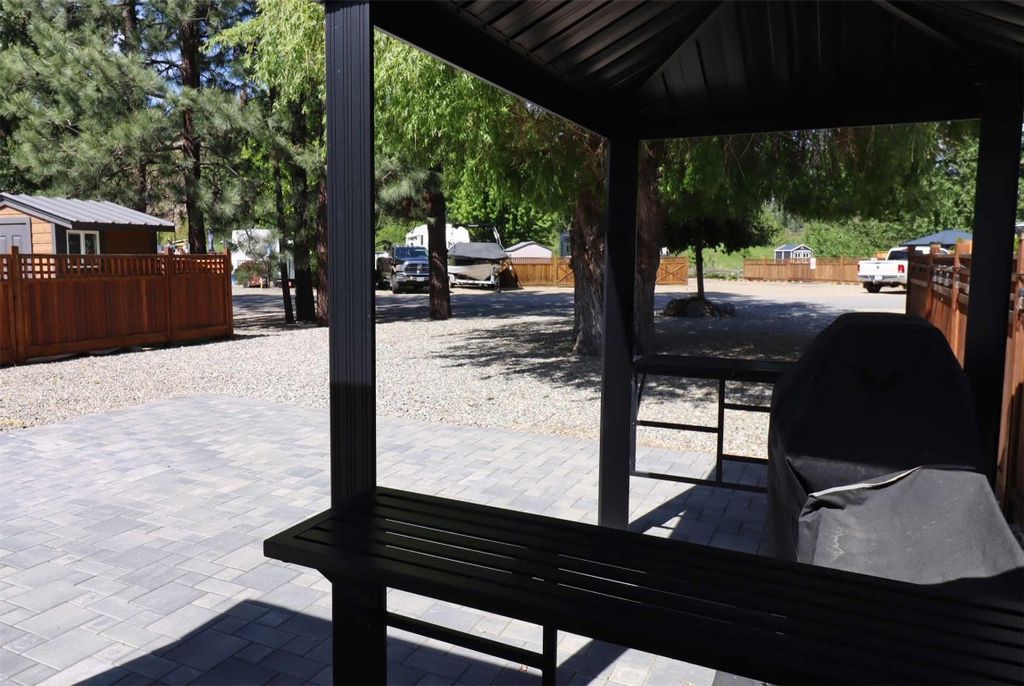 listing image 16512016516116472325