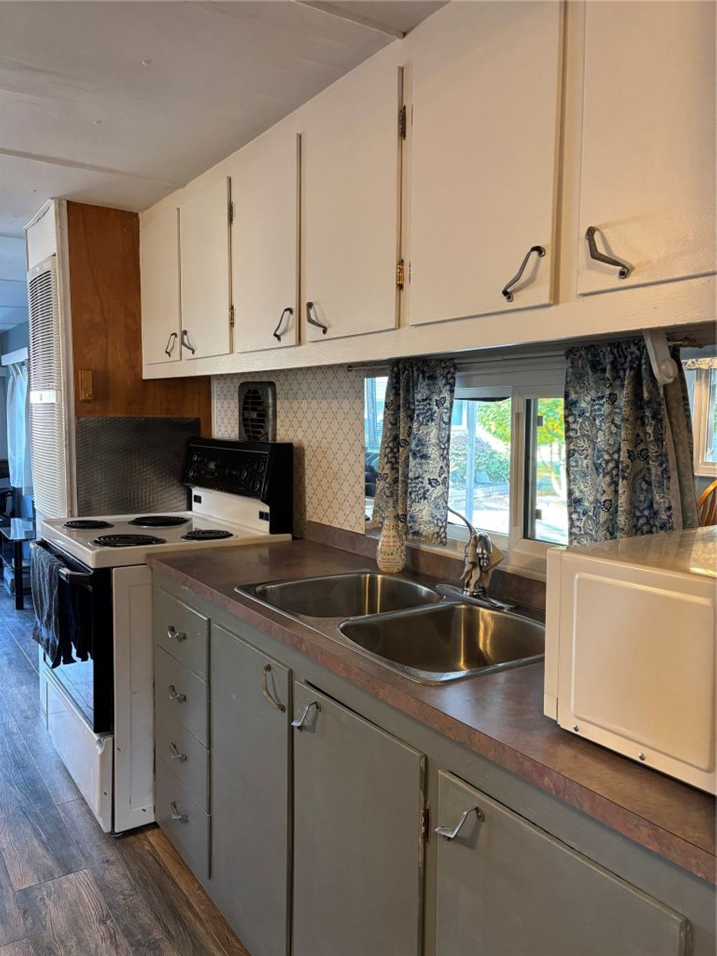 listing image 16517910490684943016